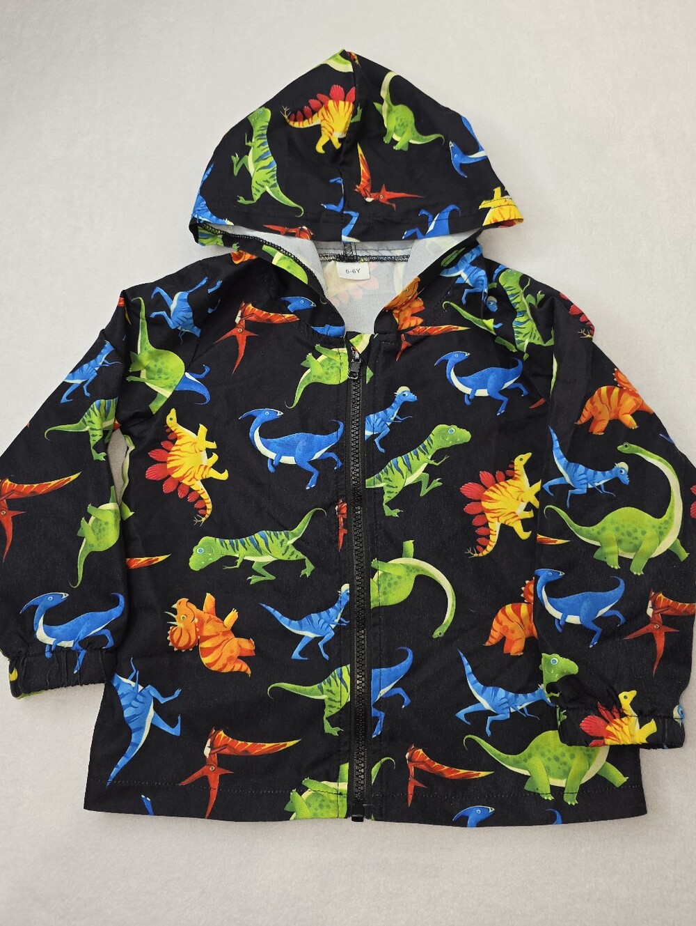 Amazon Boy's Black Hoodie with Colorful Dinosaur Print Size 5-6 years CS-3613